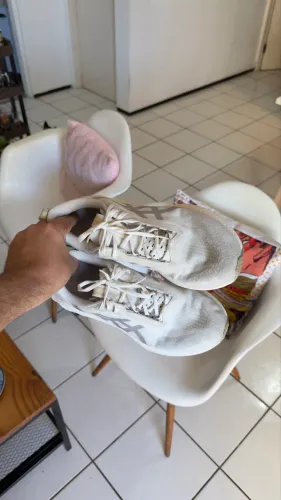 ASICS Novablast 4 Original Tam. 41 Branco/Creme Muito Conservado