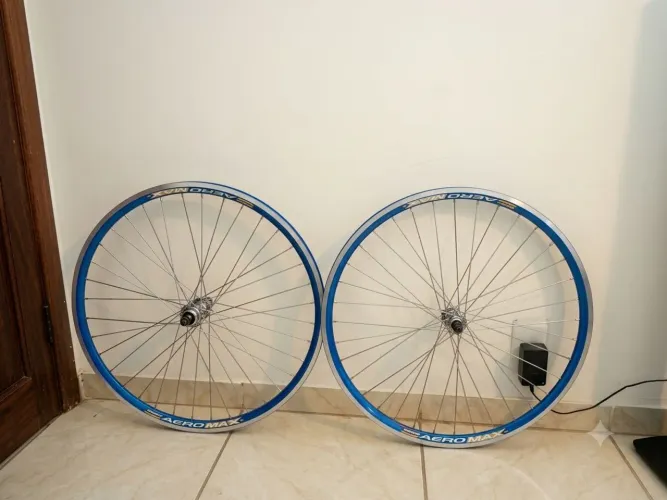 Par de Rodas de Bicicleta Aero Max (Azul) - Excelente Estado