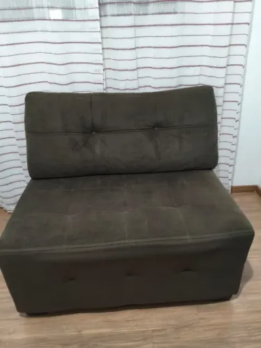 Sofá de dois lugares