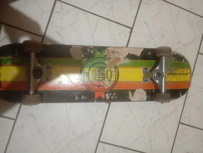 Skate Profissional no Semi novo pouco usado 1 mês de uso