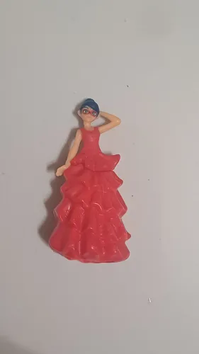 Kinder Ovo Marinette -Miraculous Ladybug