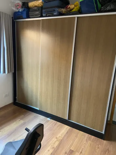 Guarda roupa usado novo
