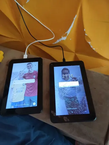 Vendo 2 tablets multilaser tela trincada