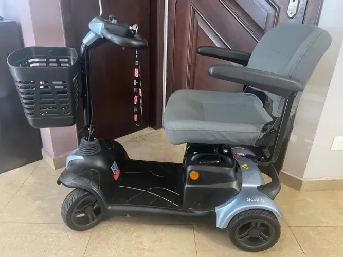 Scooter Elétrica Scott S da Ottobock, seminova, pouco uso.