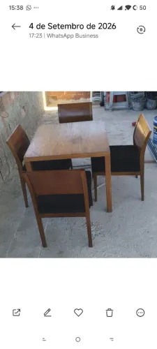 Mesa com 4 cadeiras excelente estado