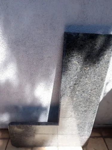 Balcão granito em L
