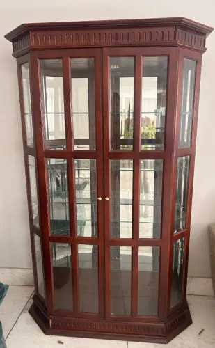 Cristaleira 2 portas com iluminação
