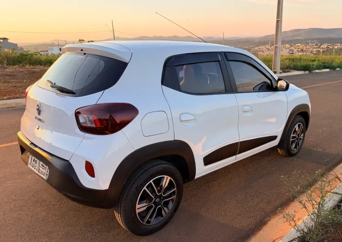 Renault Kwid Intense 1.0 Flex 12V 5P Mec. 2023