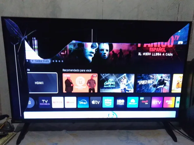 Tv smart  hisense 32 tela trincada 6 meses comprada 