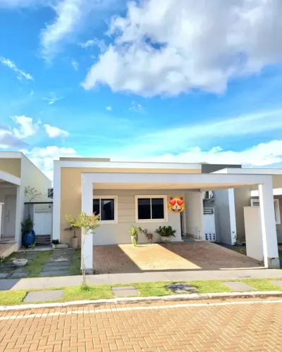 Casa Térrea Exclusiva com Piscina Privativa à Venda no Condomínio Iguatemi Residence