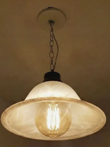 Lustre clássico em perfeito estado. Peça de colecionador. Raridade