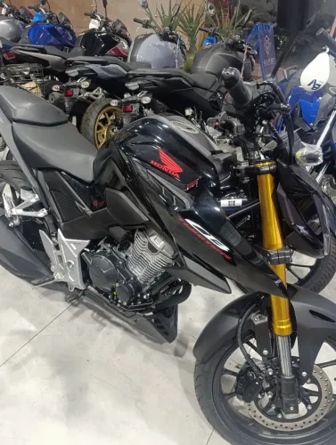 Oportunidade lançamento cb Twister 300 f zero com emplacamento grátis