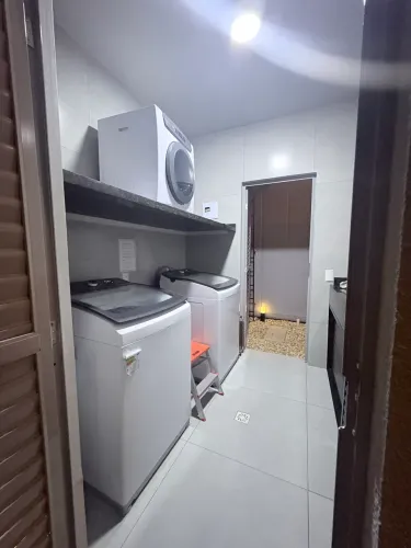 Alugo um containe inteiro 