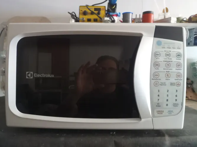 Microondas Electrolux 20L