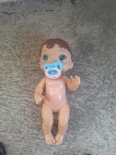 Vendo boneca bebê elaive