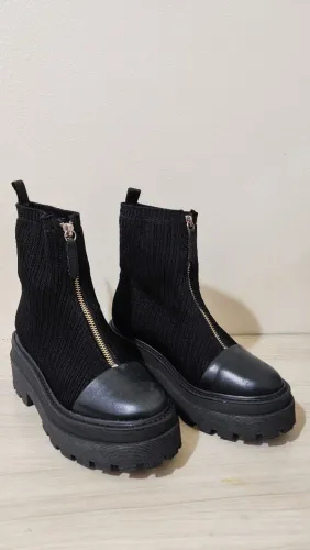 Bota preta Schutz Tratorada 34