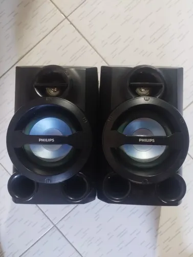 Vende-se duas caixas de som usada