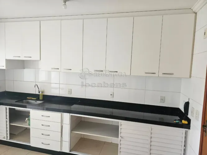 Apartamento Padrão para Locação com 03 Dormitórios, 01 Tipo Apartamento no bairro Jardim Y