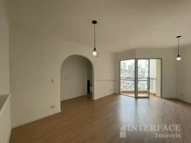 Apartamento locação com 80 metros quadrados área útil mais 01 vaga coberta fixa