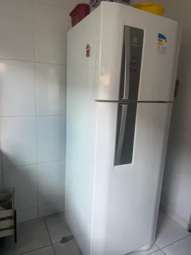 Geladeira DF 54 somente 1200