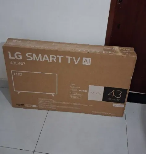 Smart TV LG Full HD AI de 43 polegadas 43LR67 LACRADA