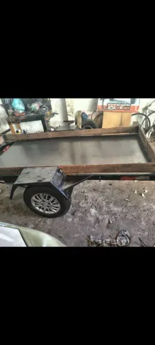 Carretinha aberta e carretinha de puxar moto