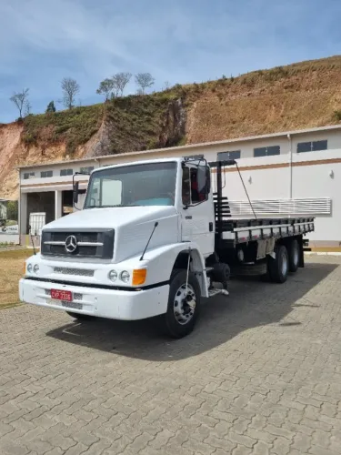 MB  1620  Ano  2000  Carroceria