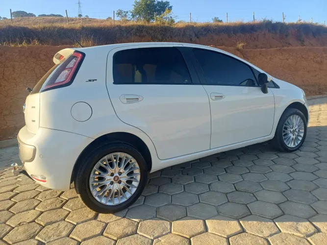 Fiat Punto Essence 1.6 Flex 16V 5P 2016