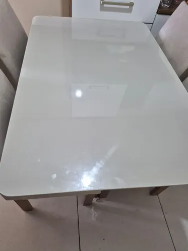Mesa com 4 cadeiras