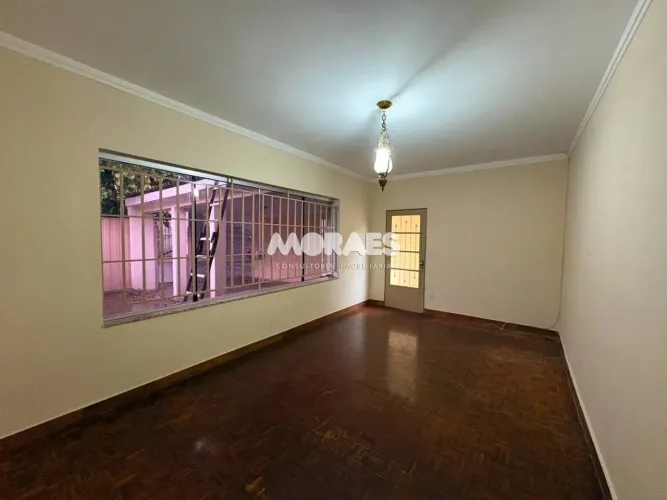 Casa com 2 quartos para alugar, 120 m² por R$ 2.500/mês - Vila Altinópolis - Bauru/SP