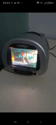 Mini tv com  rádio AM e FM 