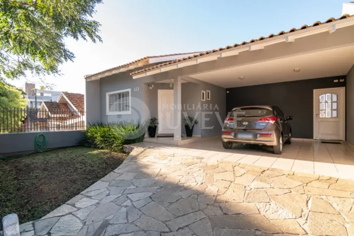 IMOBILIARIA JUVEVE VENDE: RESIDENCIA, TRES DORMITORIOS, RUA FRANCISCO PRESTES MAIA, COM CH