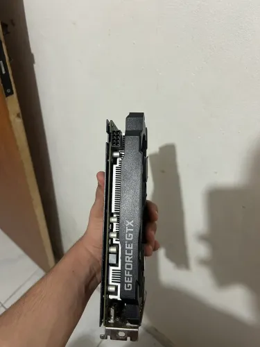 GTX 1660 SUPER 6 GIGA DE VRAM