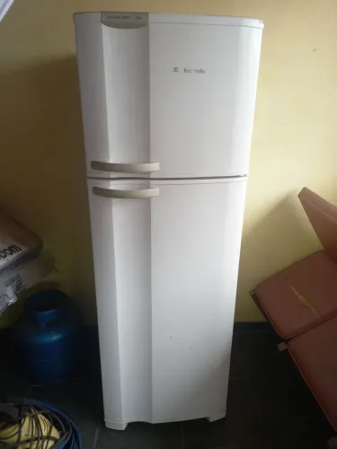 Geladeira Electrolux FrostFree 346 litros