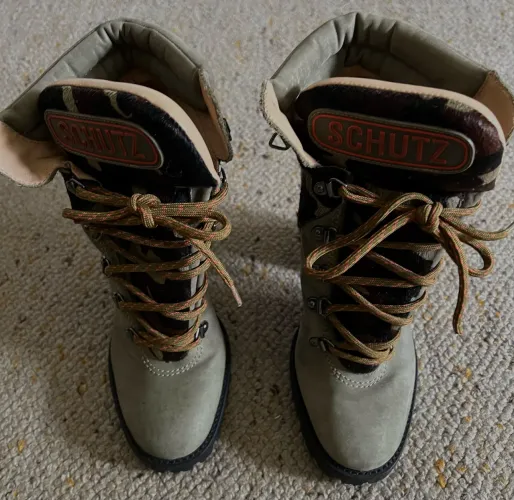 Bota coturno nobuck verde Schutz tam 35