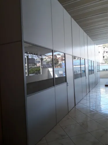 Divisorias usadas em ótimo estado.