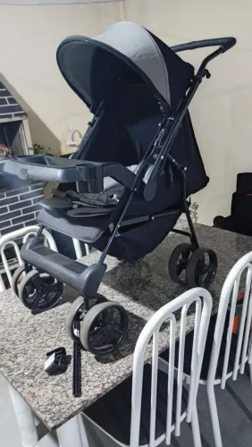 Carrinho de bebê novo