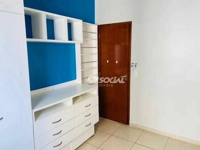 Apartamento semi mobiliado disponível para locação no Condomínio Águas do Madeira, Porto V