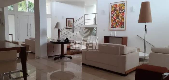 Casa com 4 Suítes no Condomínio Colonial Fechado Piscina, Sauna e Home Theater