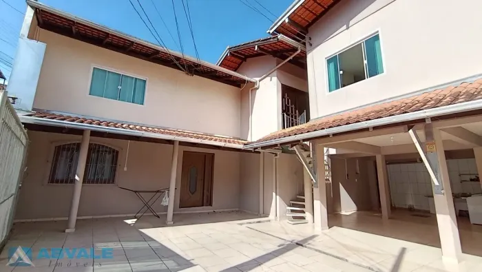 Blumenau - Casa Padrão - Agua Verde