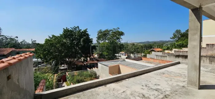 Sobrado em fase de acabamento no Parque Terceiro Lago