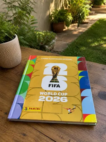 Álbum Oficial Copa do Mundo FIFA 2026 Panini + 80 Figurinhas Coladas