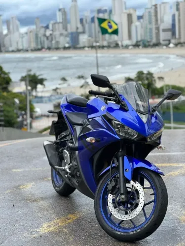 YAMAHA R3- 321 CC IMPECAVEL
