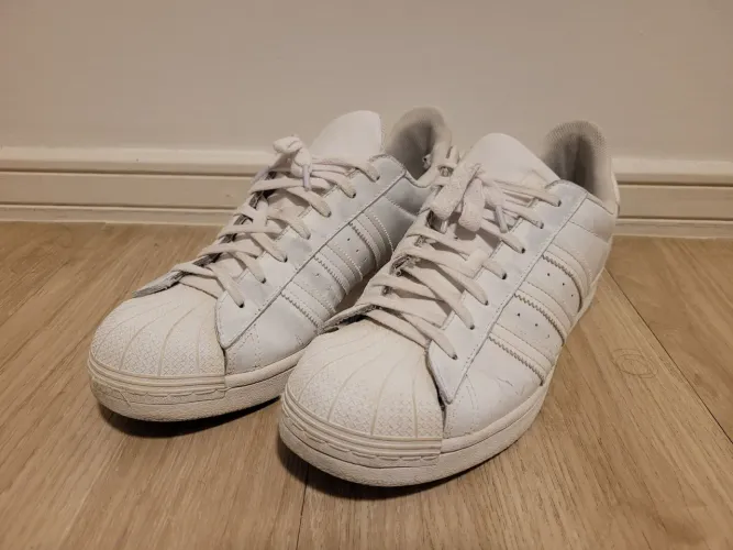 Tênis Adidas Superstar (Tamanho 40)