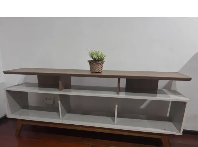 Vendo rack TV, livros por 100 reais