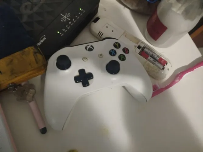 Xbox one s vendo ou troco por Nintendo switch