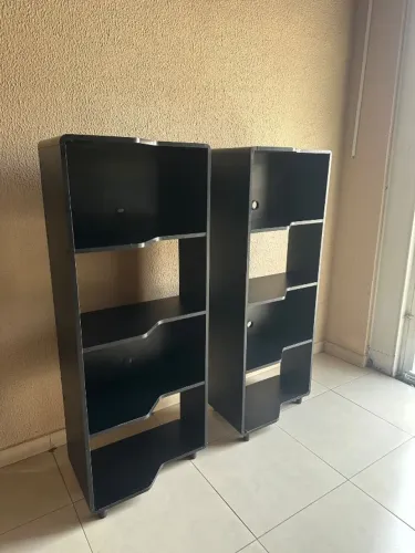 Estante Preta /Pague uma Leve Duas