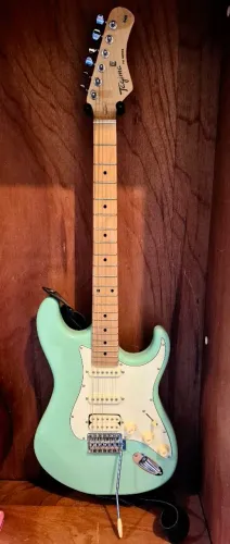 Guitarra TG50 Woodstock semi nova + Mini cubo Orange semi novo
