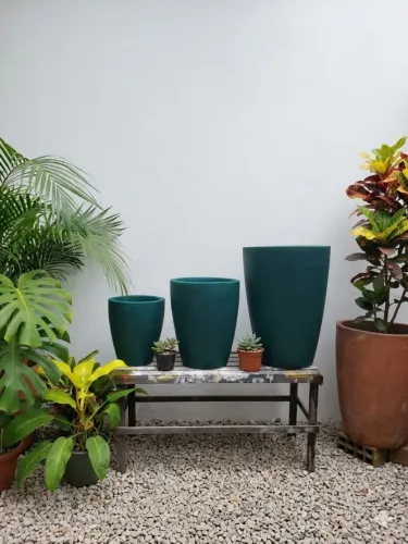 Vaso jarros caqueita em cimento pintados e resinados 