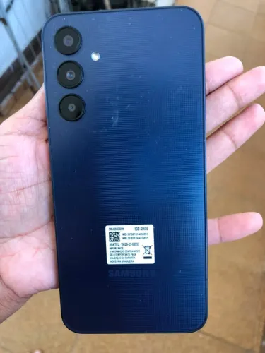 Vende-se celular semi novo